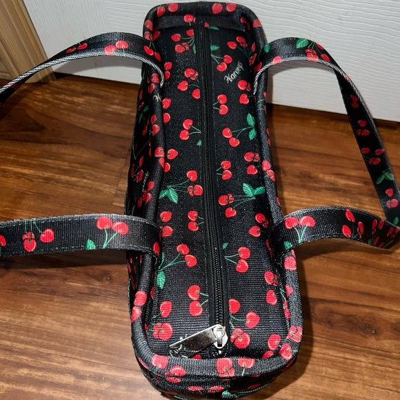 Harveys seatbelt cherry bomb large satchel shoulder bag - Picture 11 of 15
